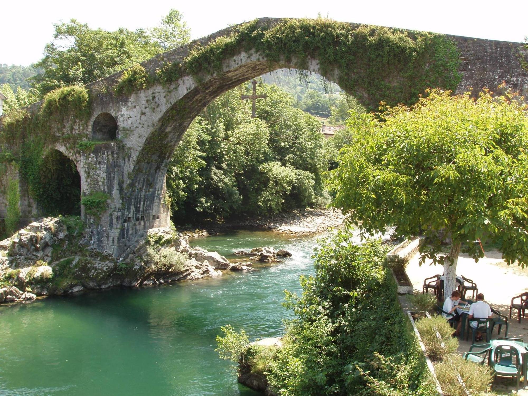 ホテル Los Acebos Cangas Onís エクステリア 写真