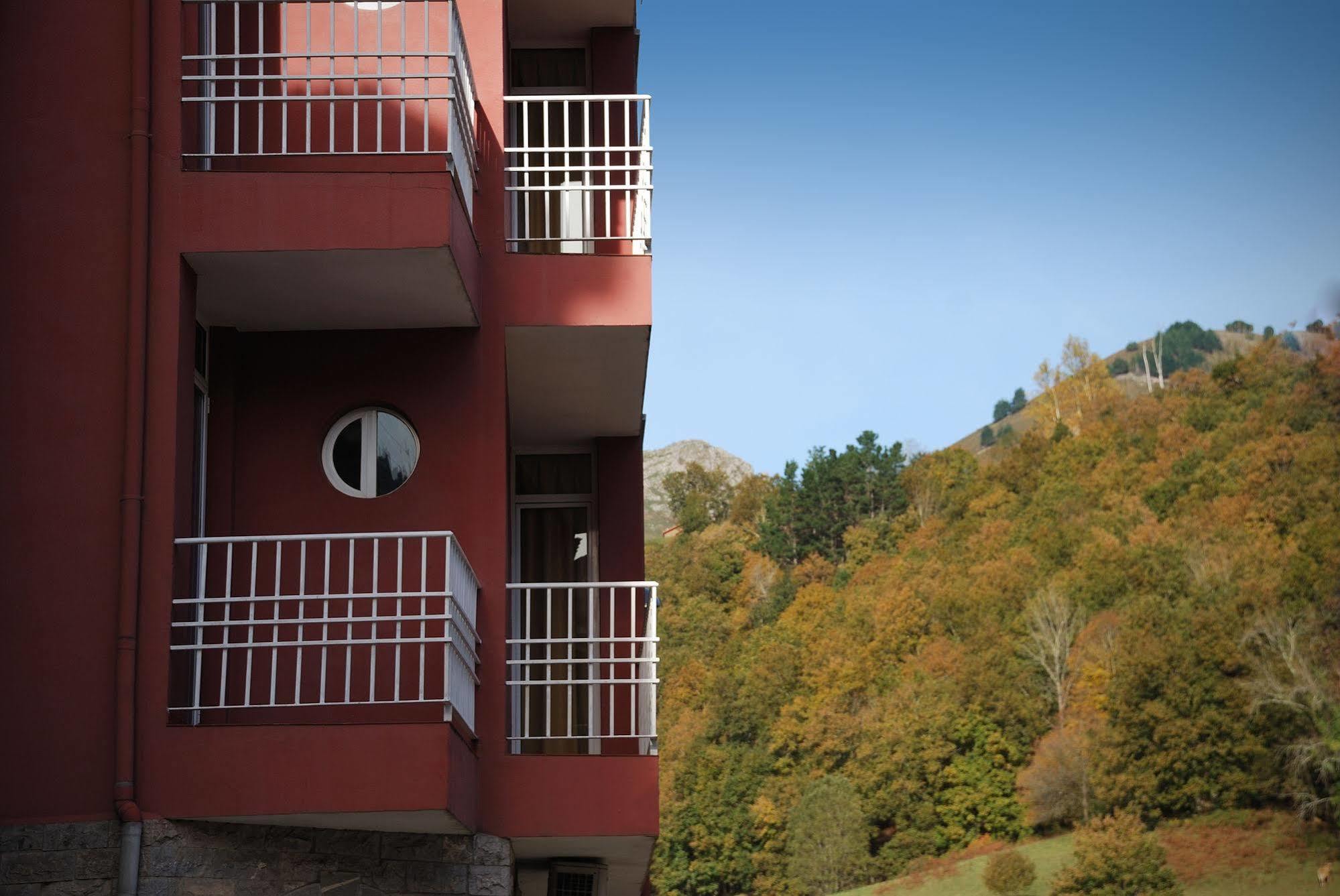 Los Acebos Cangas Onís エクステリア 写真